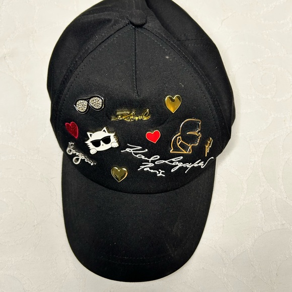 Karl Lagerfeld Paris black Cate Pins Baseball cap. OSFA.